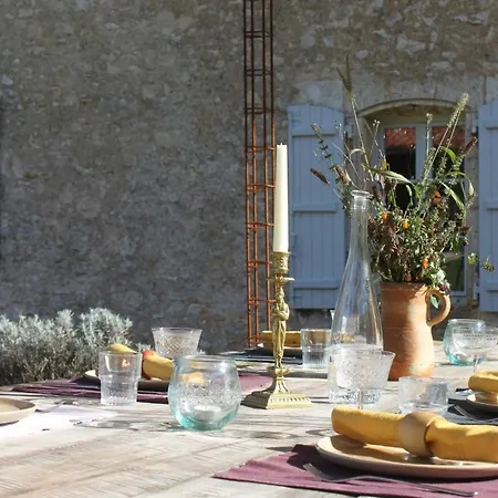 Rural Retreat * Feuillade